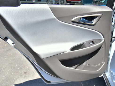 Used 2021 Chevrolet Malibu LT FWD image 31