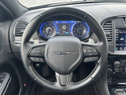 Used 2017 Chrysler 300 S w/ 300S Premium Group image 8