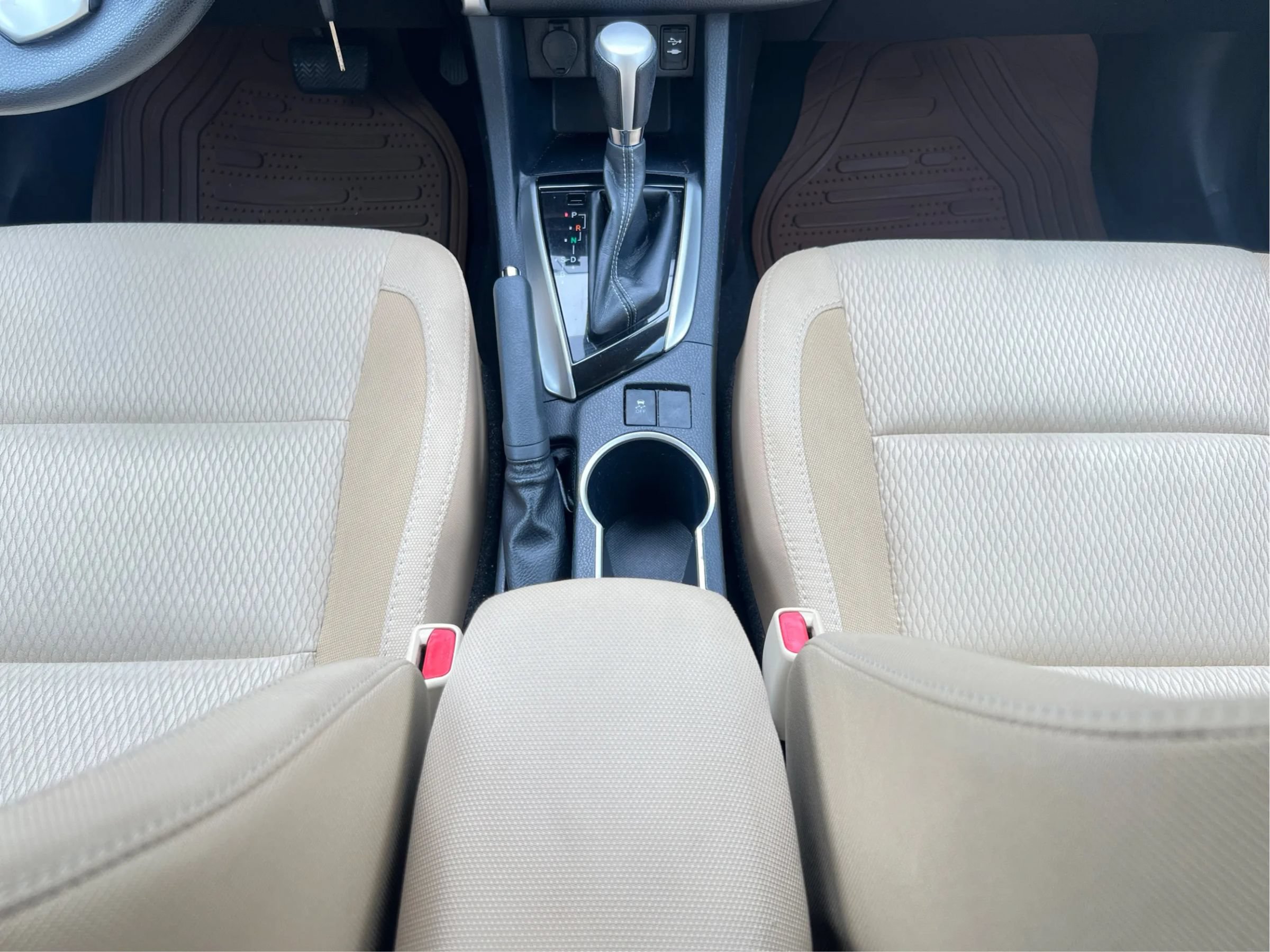 Used 2017 Toyota Corolla LE FWD image 36