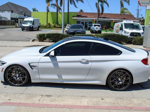 Used 2018 BMW M4 Coupe RWD image 2