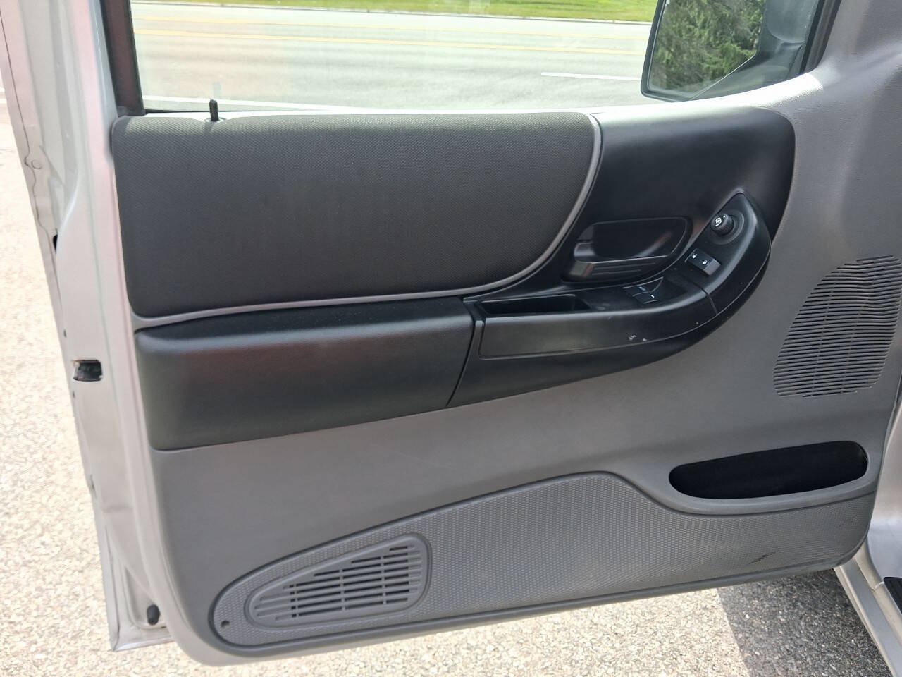Used 2010 Ford Ranger XLT RWD image 17