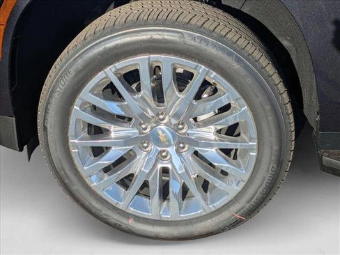 New 2025 Chevrolet Suburban Premier image 10