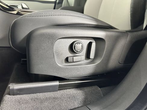 New 2026 Land Rover Range Rover Velar Dynamic SE image 11