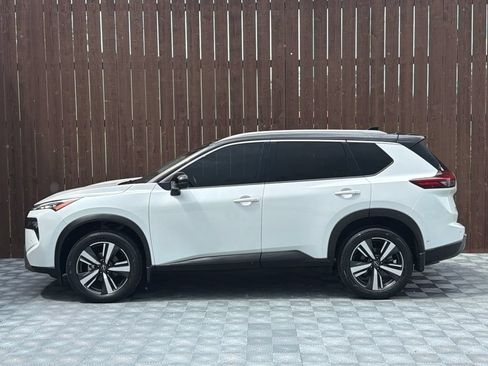 Used 2024 Nissan Rogue SL FWD image 14