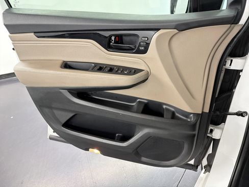 Certified 2024 Honda Odyssey Touring image 22