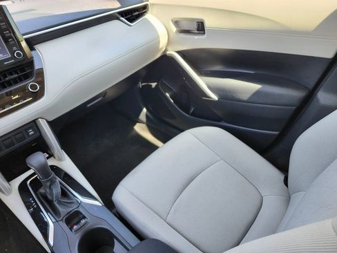 Used 2022 Toyota Corolla Cross LE w/ Moonroof Package AWD/4WD image 15