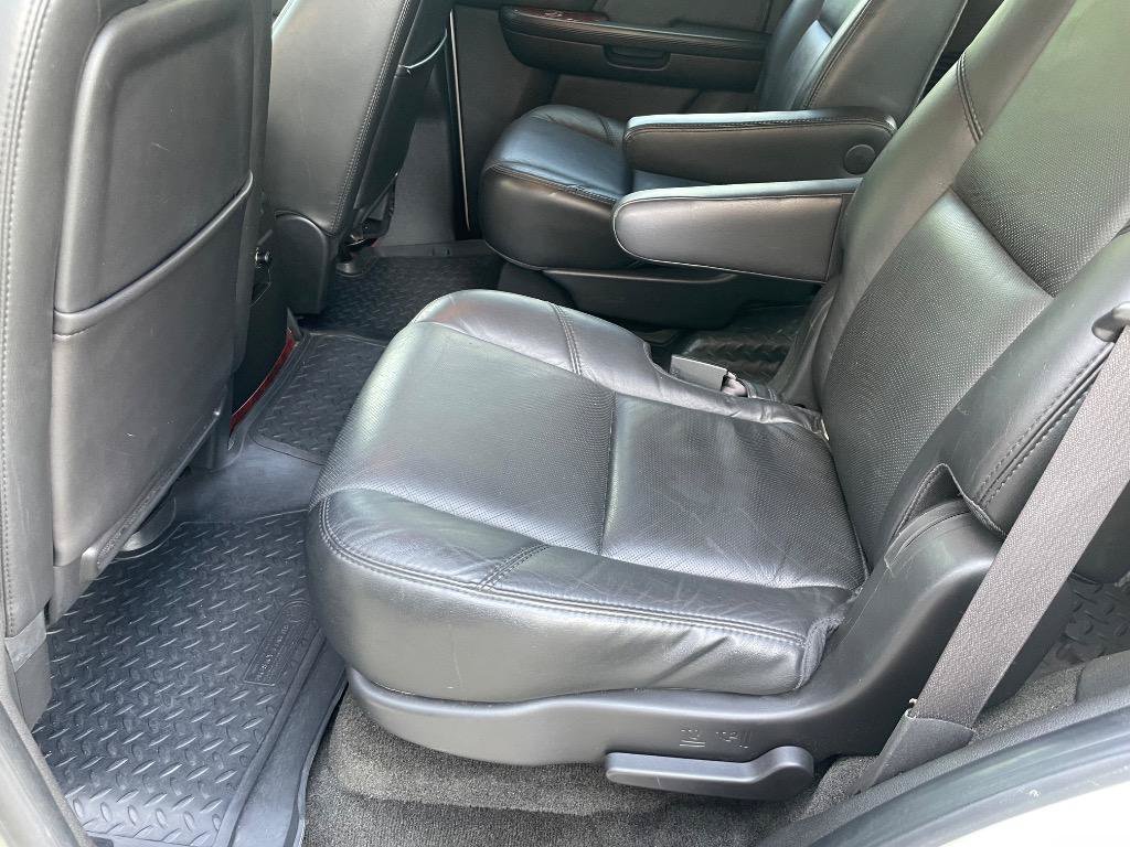 Used 2007 Cadillac Escalade AWD w/ Information Package image 22