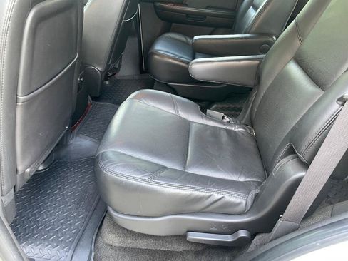 Used 2007 Cadillac Escalade AWD w/ Information Package image 22