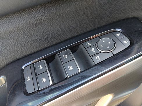 Used 2022 Nissan Pathfinder Platinum w/ Cargo Package FWD image 27