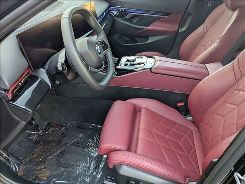 Used 2025 BMW 540i xDrive image 16