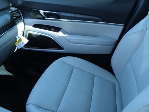 Used 2023 Kia Telluride SX image 16