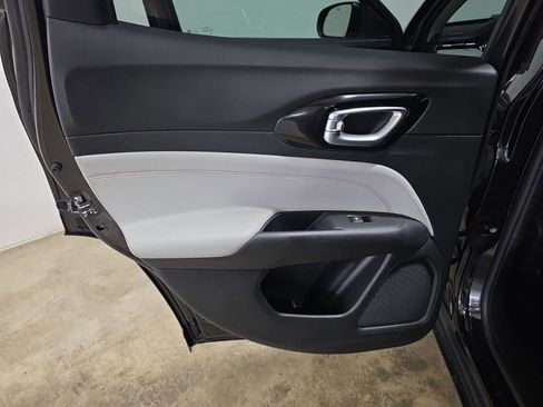 Used 2022 Jeep Compass Limited image 26