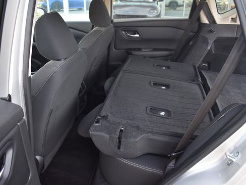 Used 2024 Nissan Rogue SV image 46