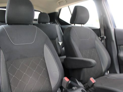 Used 2019 Nissan Kicks SV FWD image 14