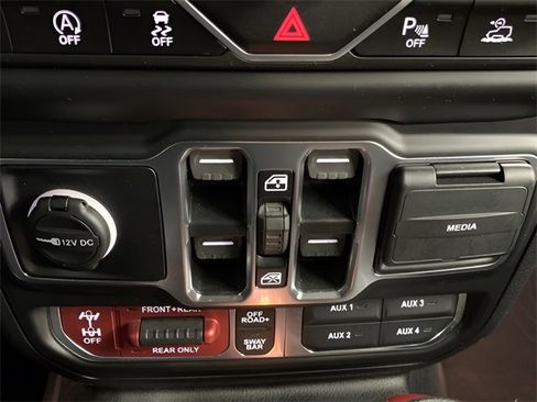 Certified 2021 Jeep Wrangler Unlimited Rubicon image 32