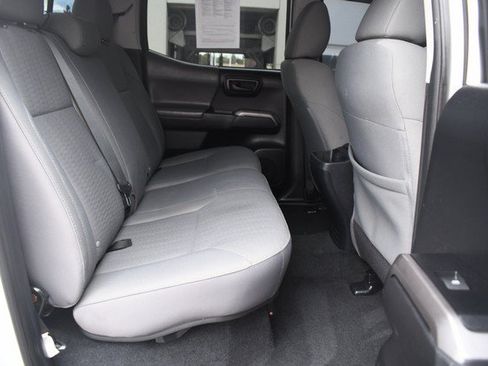 Used 2019 Toyota Tacoma SR5 AWD/4WD image 28