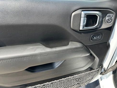 Used 2021 Jeep Wrangler Unlimited Sahara AWD/4WD image 18
