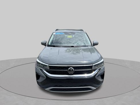 Certified 2023 Volkswagen Taos SE FWD image 3