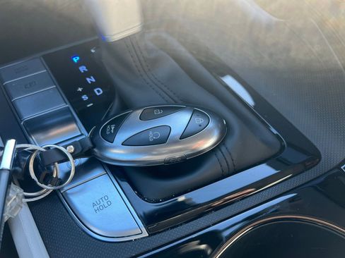 Used 2025 Hyundai Elantra Limited image 22