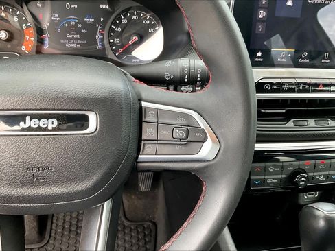 Used 2023 Jeep Compass Trailhawk w/ Trailhawk Convenience Group AWD/4WD image 24