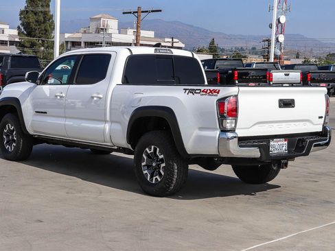 Certified 2023 Toyota Tacoma TRD Off-Road AWD/4WD image 5
