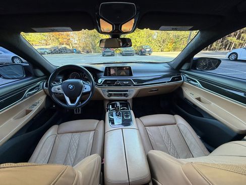 Used 2016 BMW 750i xDrive image 7