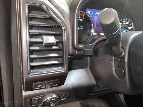 Used 2019 Ford Expedition Limited AWD/4WD image 24