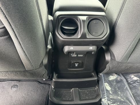 Used 2025 Jeep Wrangler Unlimited Sahara w/ Safety Group AWD/4WD image 23