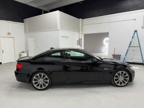 Used 2011 BMW M3 Coupe RWD image 2