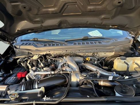 Used 2023 Ford F350 Lariat image 27