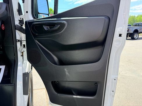 Used 2024 Mercedes-Benz Sprinter 2500 image 34