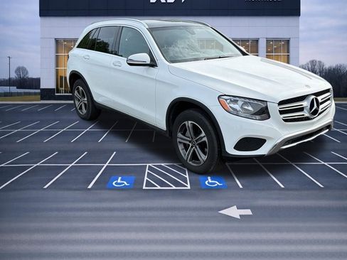 Used 2019 Mercedes-Benz GLC 300 4MATIC image 2