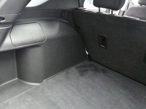 Used 2021 Chevrolet Equinox LS AWD/4WD image 29