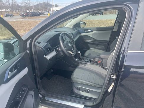 Used 2023 Volkswagen Taos SE image 6