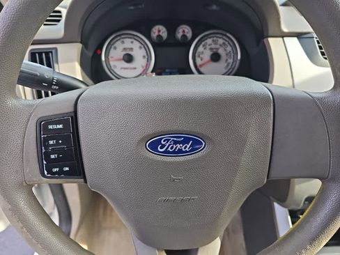 Used 2011 Ford Focus SE image 13