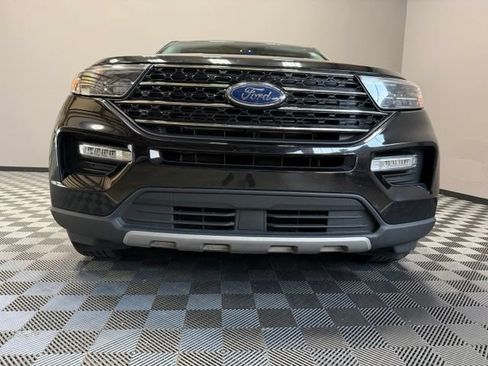 Used 2021 Ford Explorer XLT w/ Equipment Group 202A AWD/4WD image 3