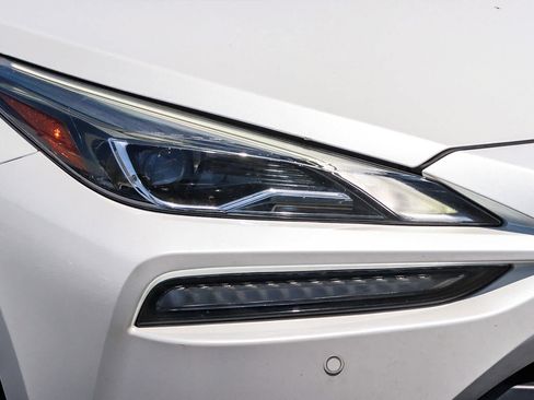 Used 2021 Toyota Mirai RWD image 4