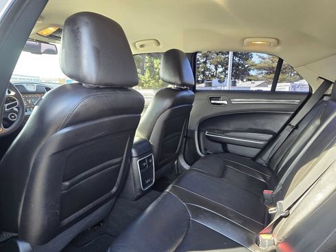 Used 2022 Chrysler 300 Touring L RWD image 13