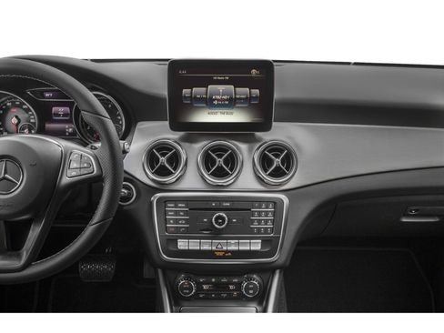 Used 2020 Mercedes-Benz GLA 250 4MATIC w/ AMG Line Exterior image 43