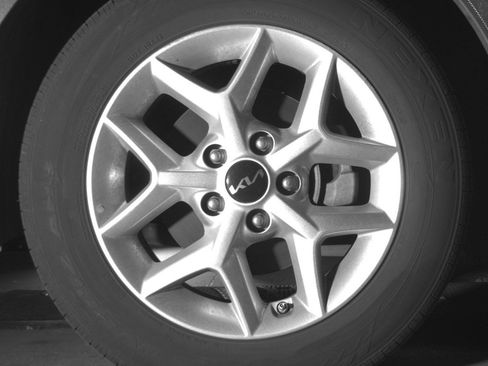 Used 2025 Kia Soul LX w/ LX Technology Package FWD image 13