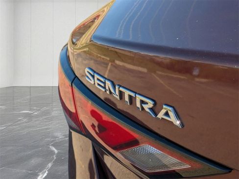 Used 2021 Nissan Sentra SV image 10