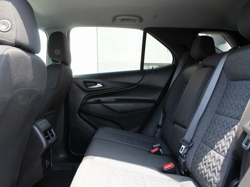 Used 2024 Chevrolet Equinox LT FWD image 13