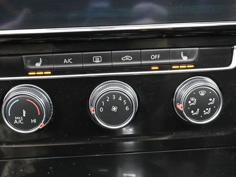 Used 2018 Volkswagen GTI SE w/ SE Leather Package image 26