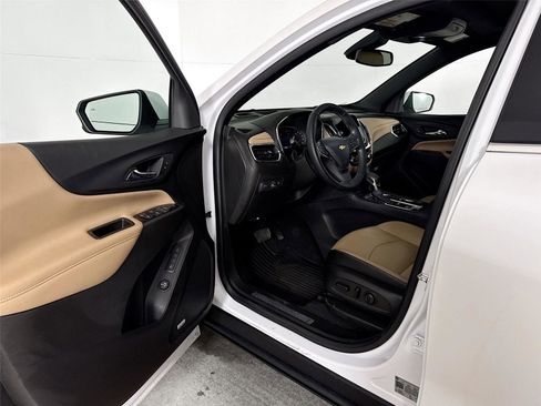Used 2024 Chevrolet Equinox Premier image 3
