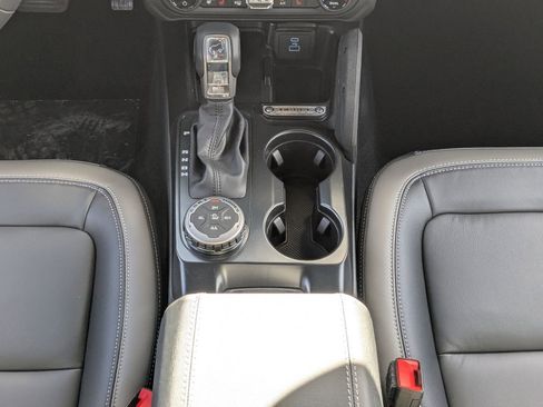 New 2025 Ford Bronco Outer Banks w/ Sasquatch Package image 19