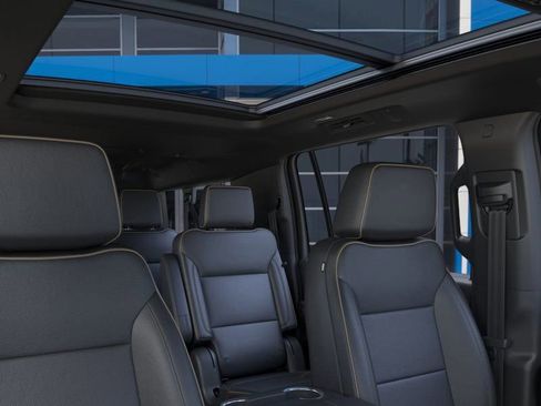 New 2026 Chevrolet Suburban Premier w/ Sun And Tow Package AWD/4WD image 25