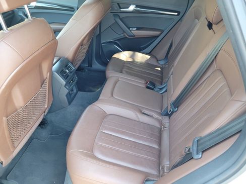 Used 2020 Audi Q5 2.0T Premium w/ Convenience Package image 11