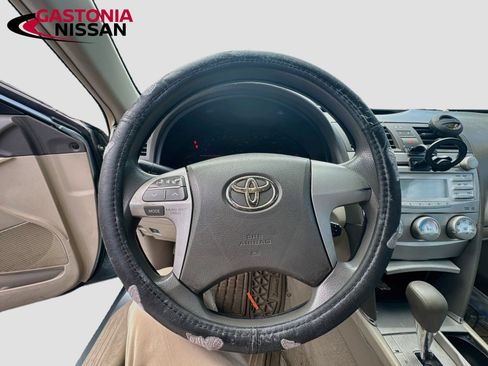 Used 2010 Toyota Camry LE FWD image 23
