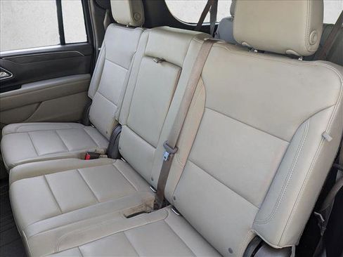 Used 2021 Chevrolet Suburban Z71 w/ Z71 Signature Package image 22