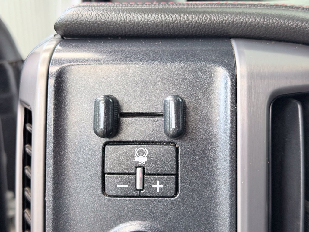 Used 2018 GMC Sierra 2500 SLT w/ Duramax Plus Package AWD/4WD image 38